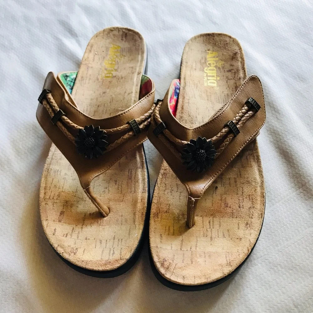 Alegria Women's Tan Sandals